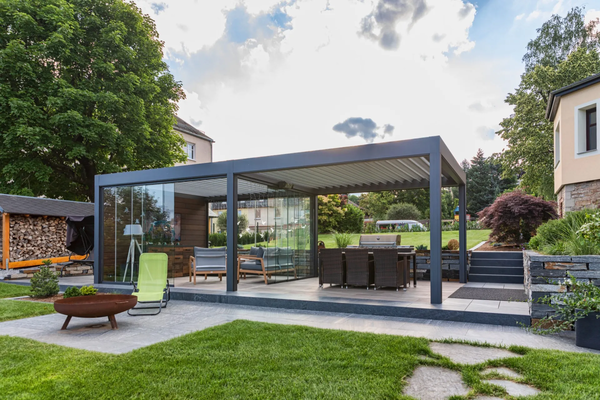 Freistehende Pergola mit Glas- und ZIP-Systemen in Stollberg – Bild 2