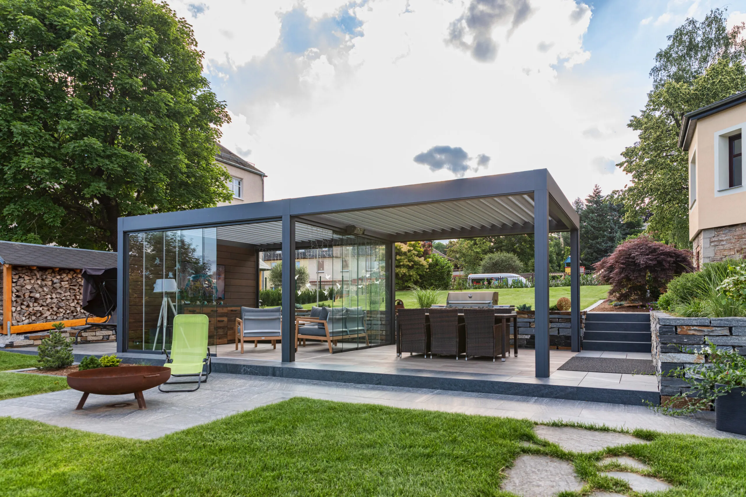 Freistehende Pergola mit Glas- und ZIP-Systemen in Stollberg – Bild 2