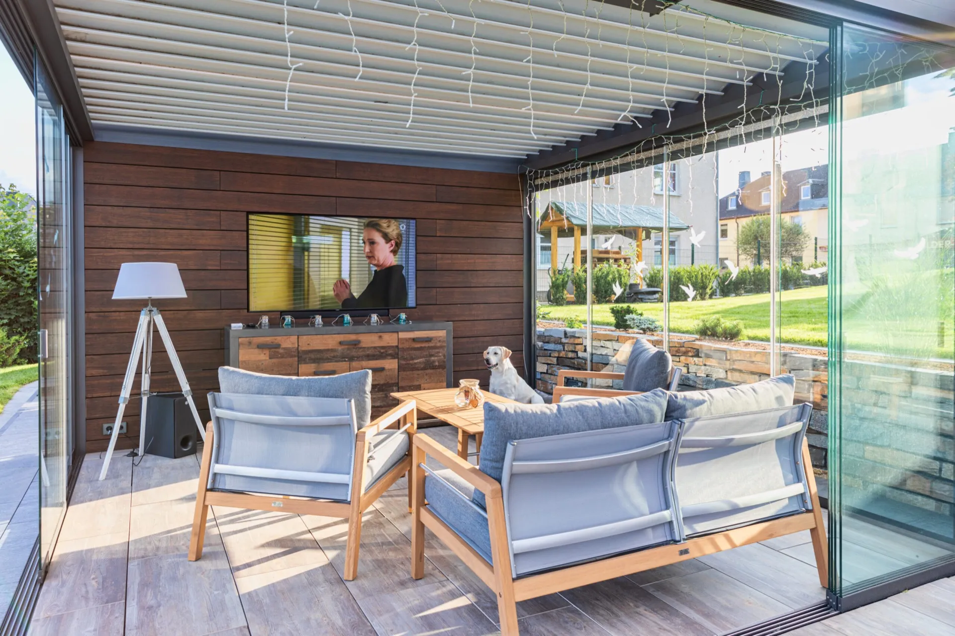 Freistehende Pergola mit Glas- und ZIP-Systemen in Stollberg – Bild 3