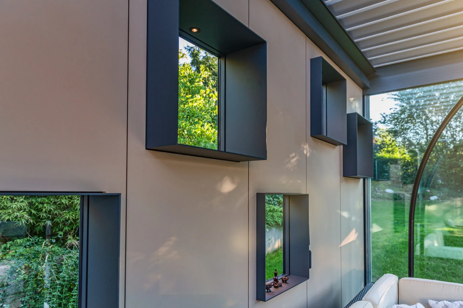 Design-Terrassenüberdachung mit Glas, Licht & Entertainment in Chemnitz – Bild 5