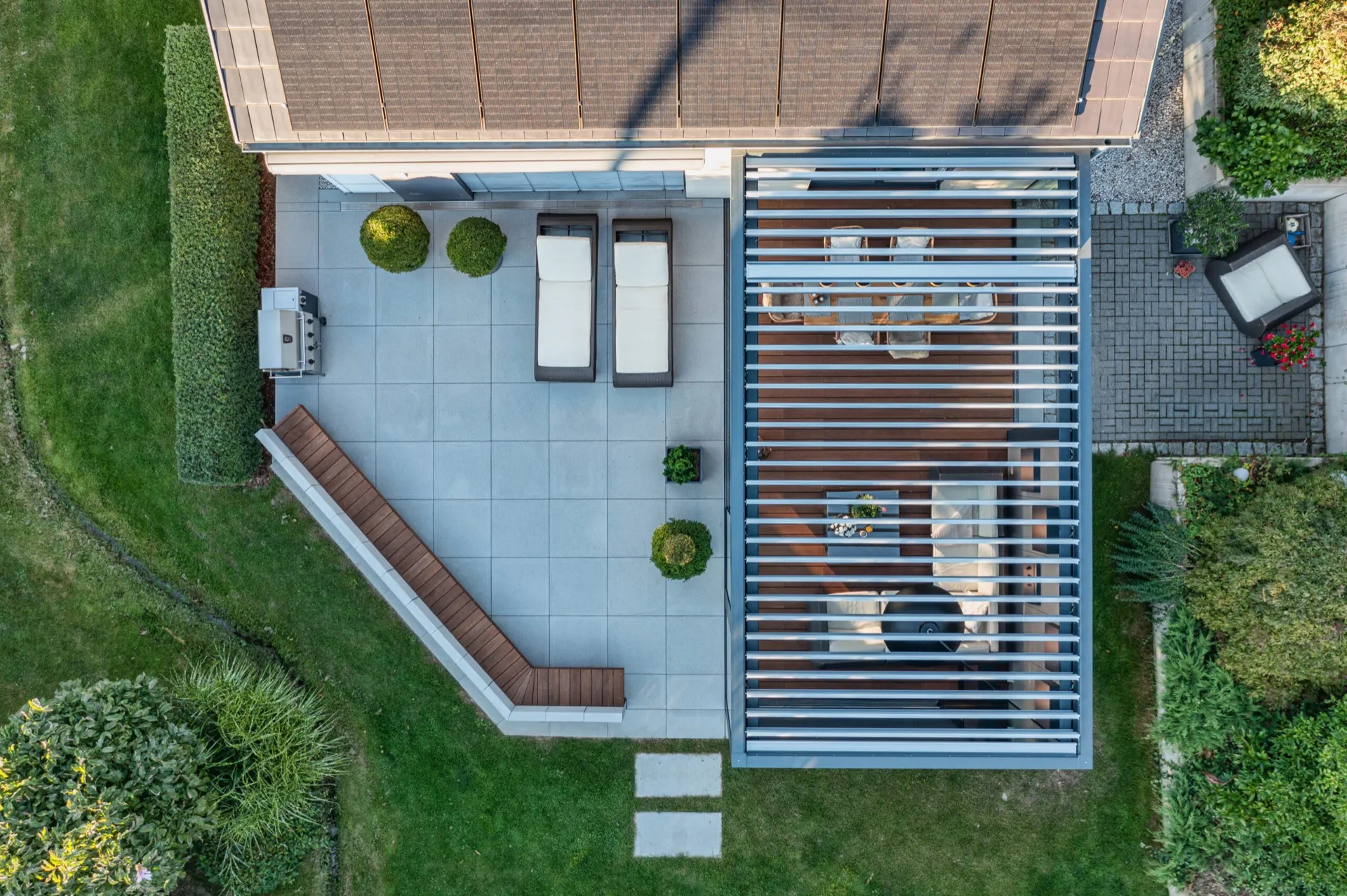 Design-Terrassenüberdachung mit Glas, Licht & Entertainment in Chemnitz – Bild 7