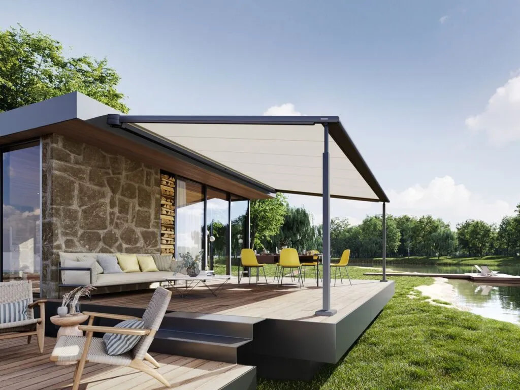 markilux Pergola cubic über Terrasse am See